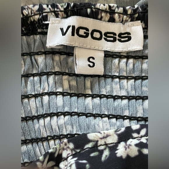 Vigoss NWOT Gray, Black and White Flower Print Long Sleeve Blouse Size Small - Picture 6 of 7